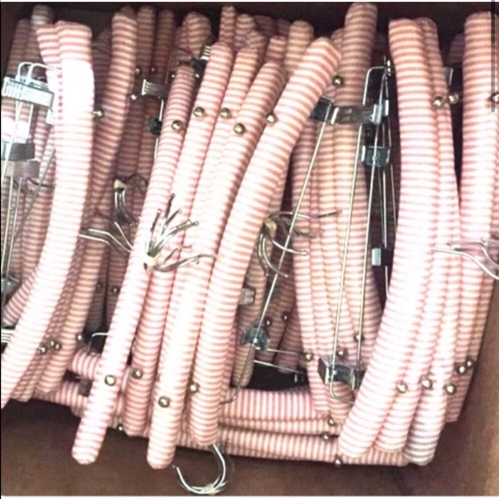 50 hangers - please specify with or without clips